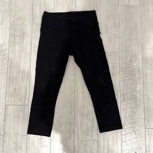 Lululemon black cropped leggings